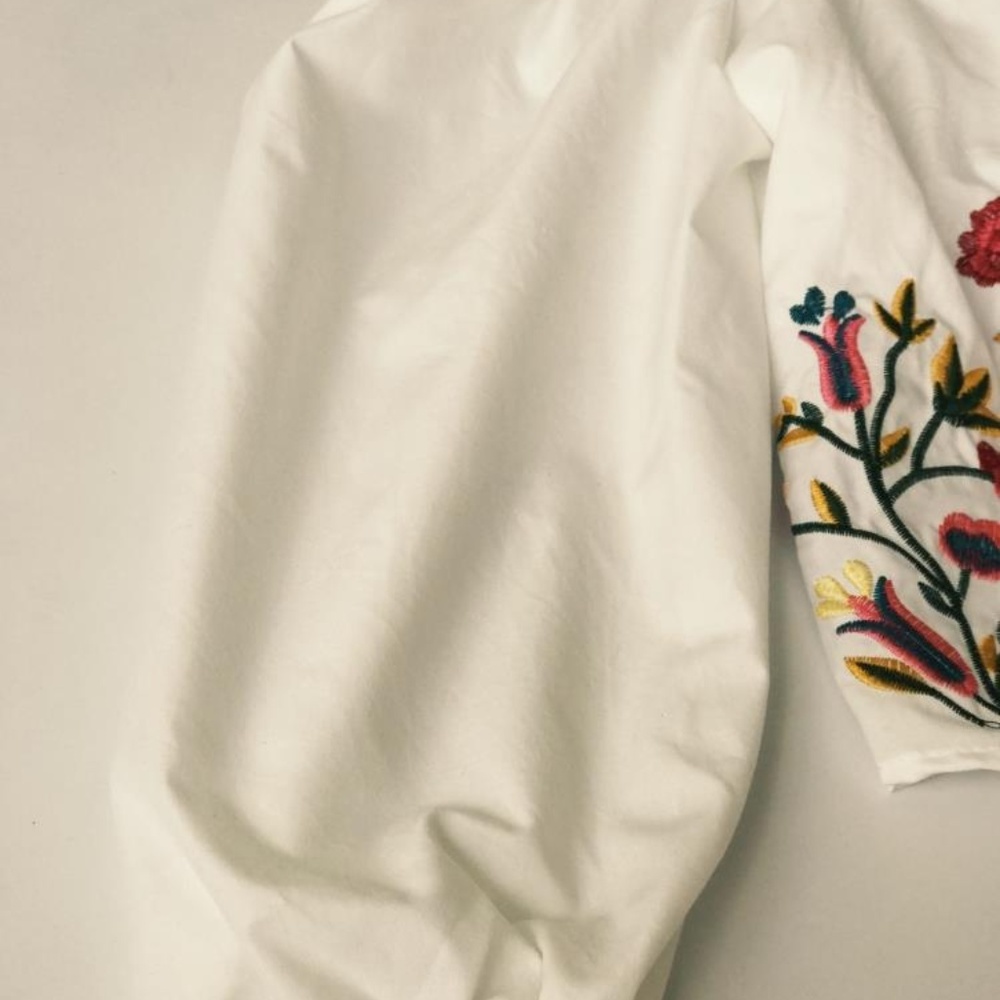 White Off-shoulder Top with Embroidery - Picture 4 of 6
